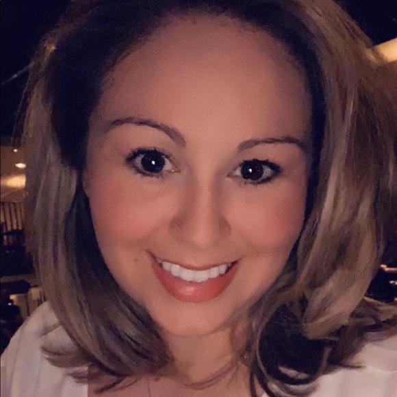 Meet your Posher, Melissa - Picture 1 of 1